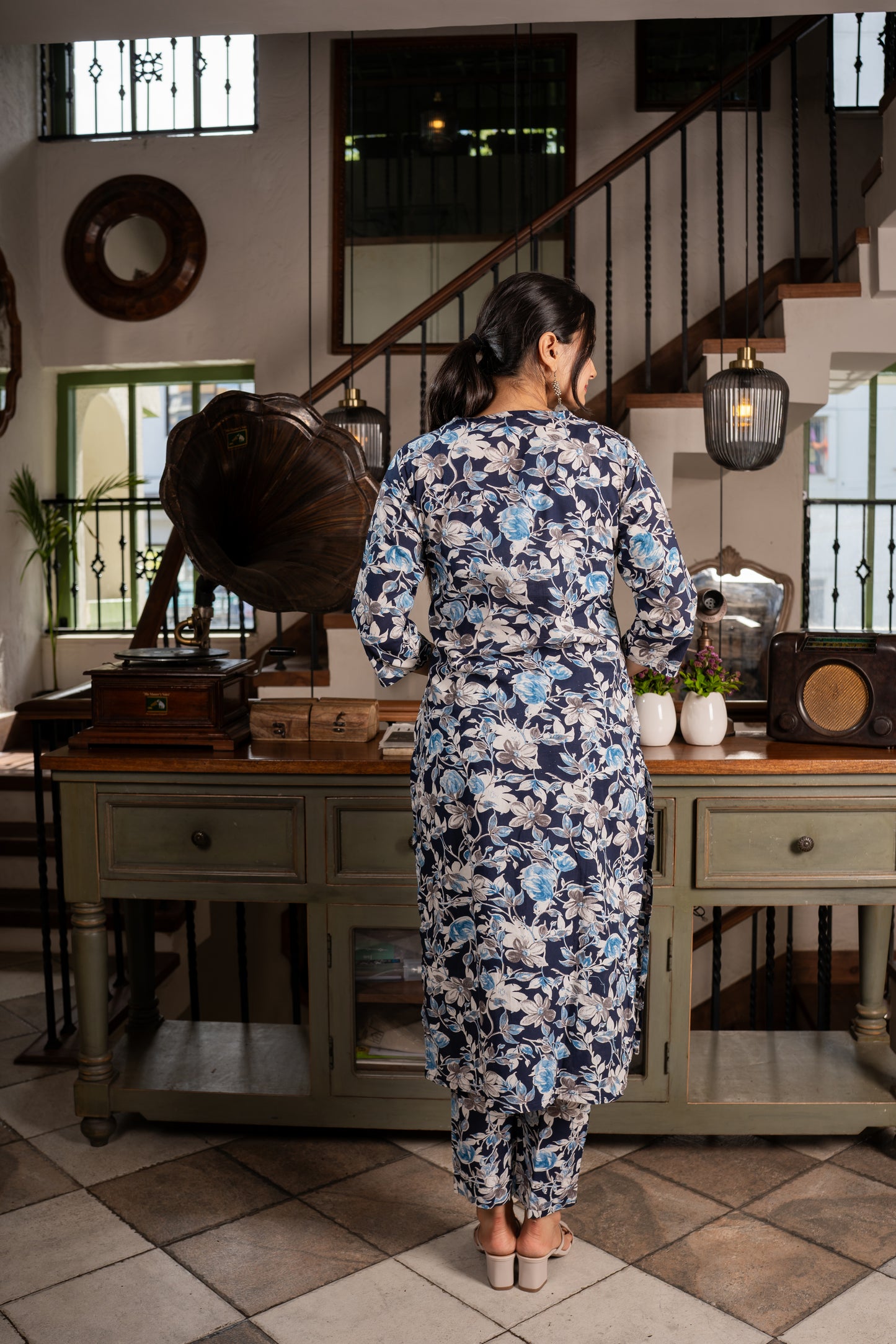 Shop Monotone blue floral Printed kurti Pant Set