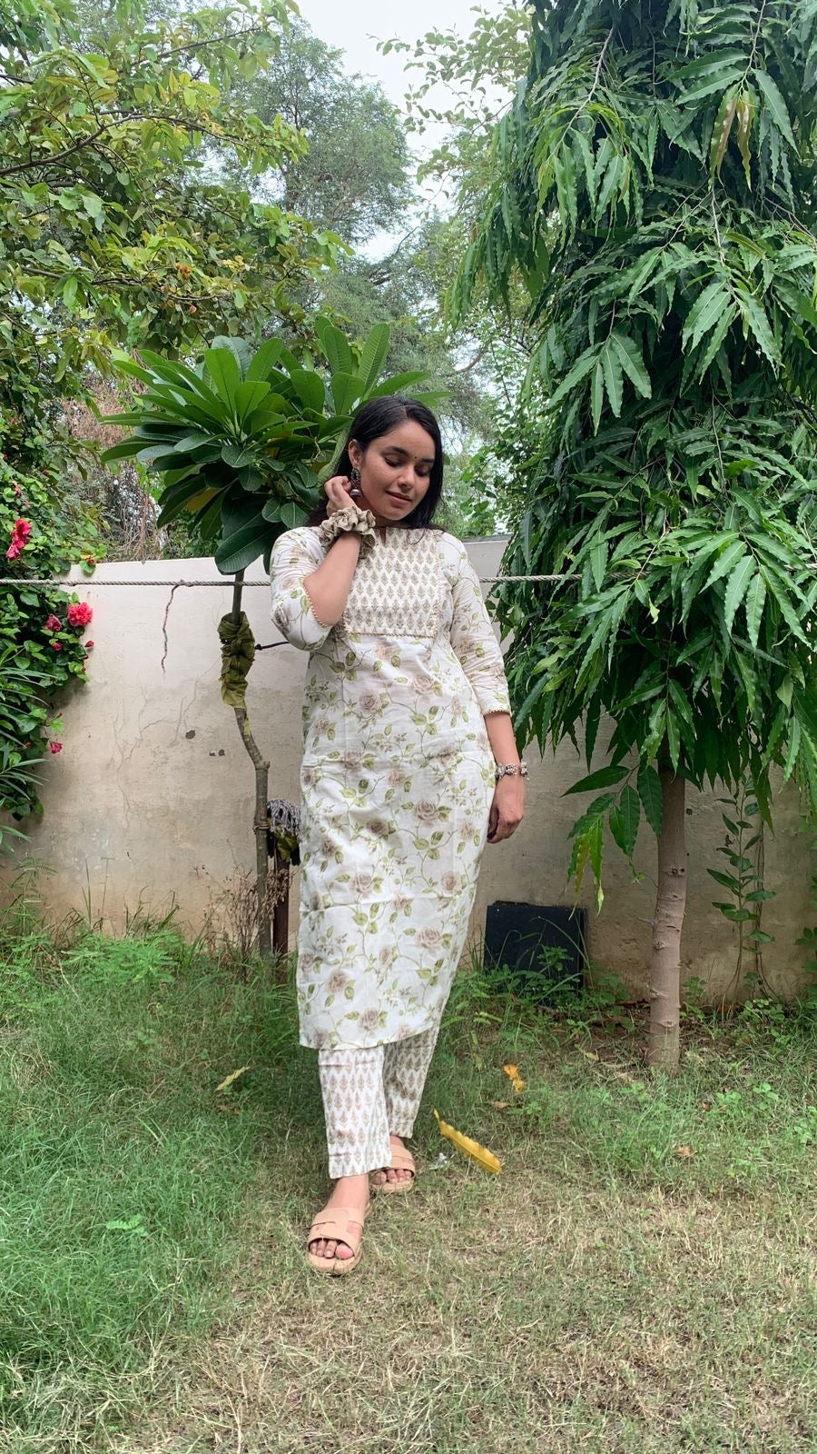 Stylish Floral Print Cotton Kurti Pant Set Online- Savistudio