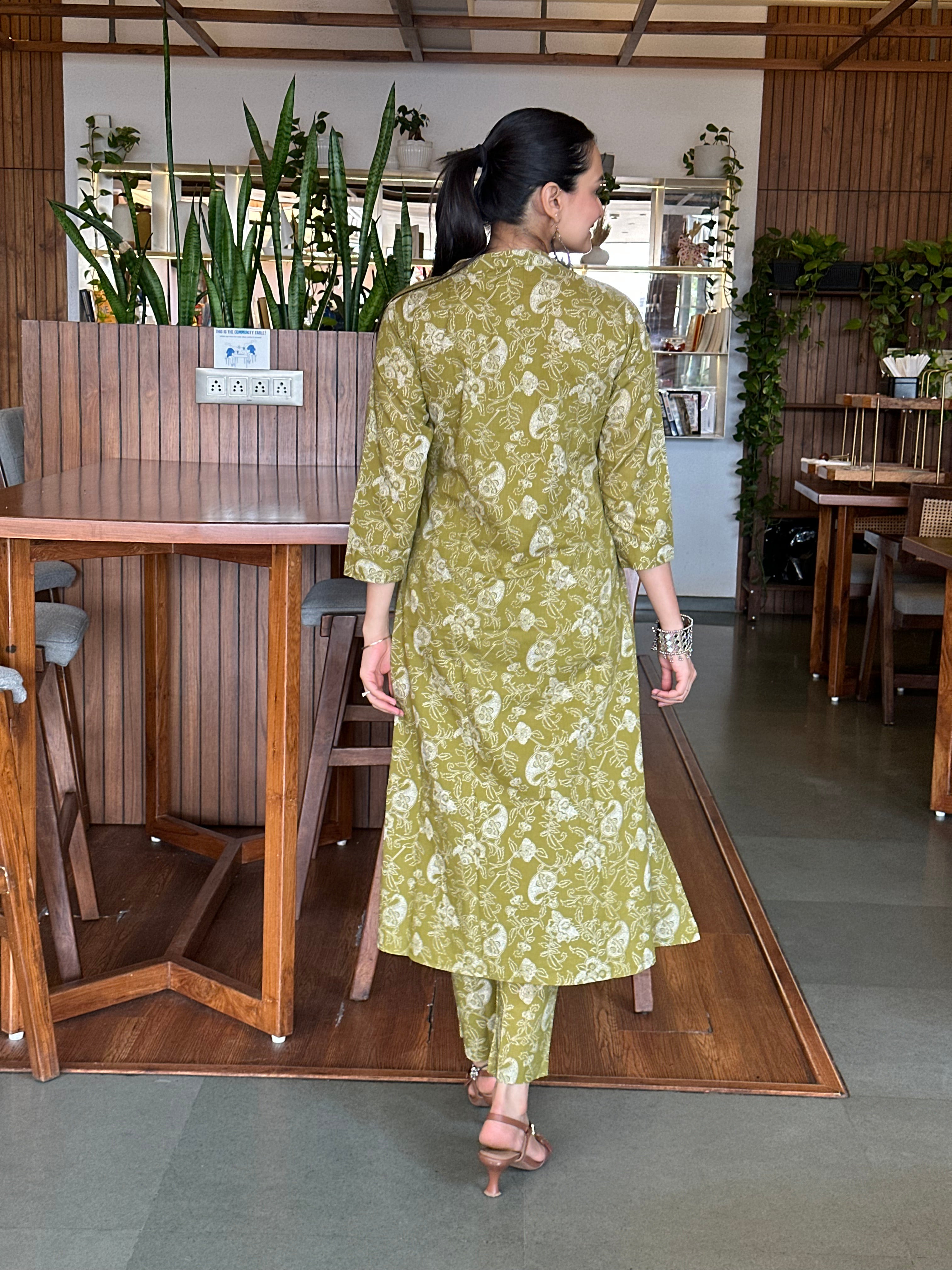 Abstract Green Pop Jaal Print A-Line Kurti Pant Set