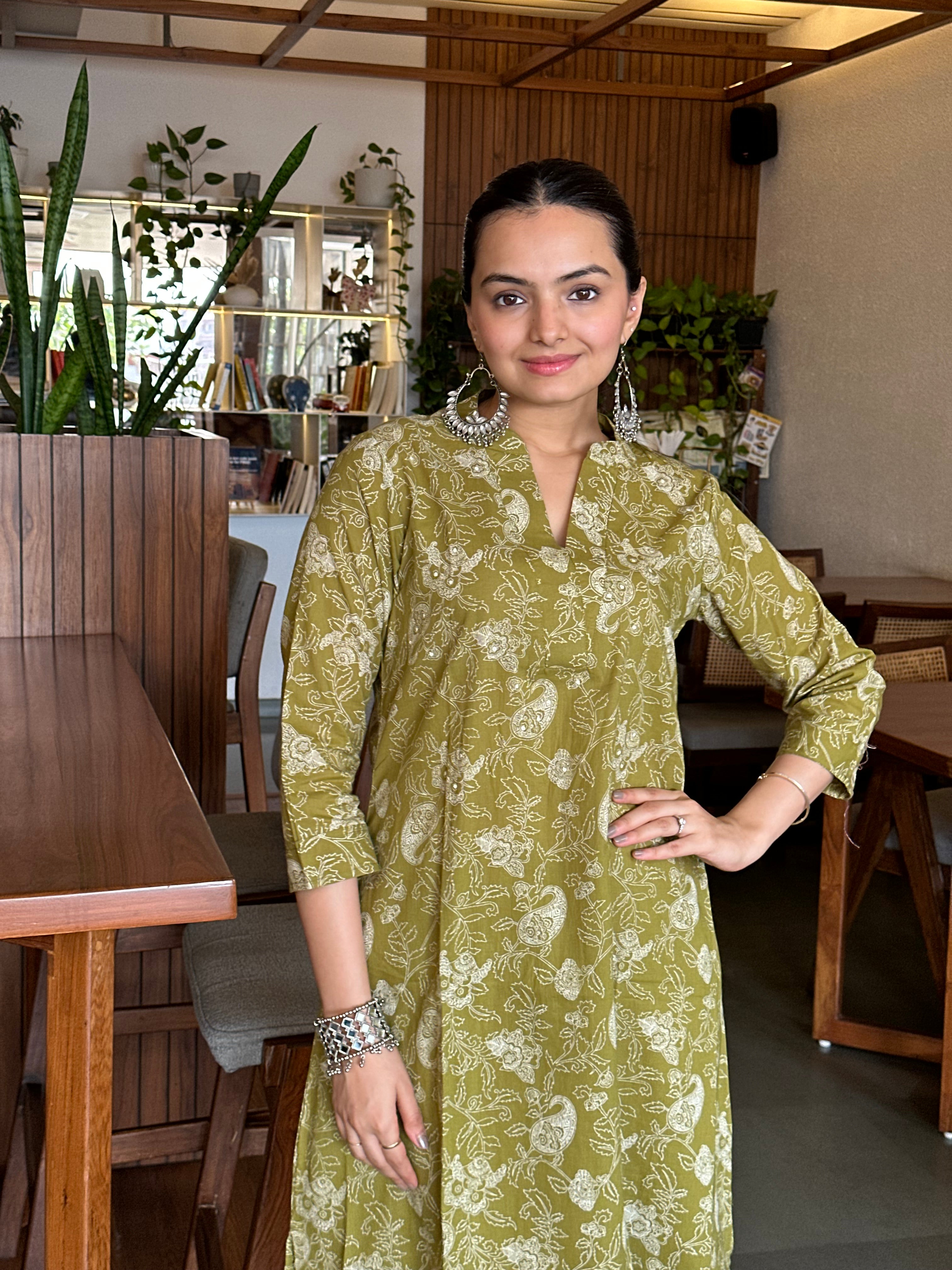 Abstract Green Pop Jaal Print A-Line Kurti Pant Set